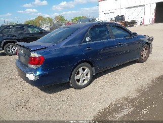 2005 Toyota Camry, VIN JTDBE32K553027517. Zdjęcie 4 z 6 z aukcji IAAI. Katalog aut z USA OpenDataCar.