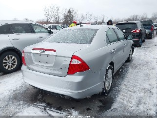 2010 Ford Fusion, VIN 3FAHP0JA8AR360582. Фото 4 з 6 з аукціону IAAI. Каталог авто зі США OpenDataCar.