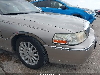 2003 Lincoln Town Car, VIN 1LNHM82W63Y693150. Фото 6 з 6 з аукціону IAAI. Каталог авто зі США OpenDataCar.