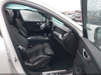 2021 Volvo XC60, VIN YV4A22RM0M1740080. Фото 5 из 6 с аукциона IAAI. Каталог авто из США OpenDataCar.