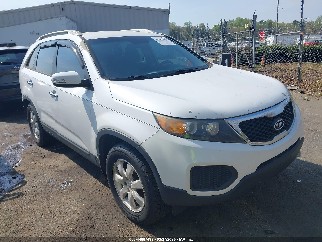 2013 Kia Sorento, VIN 5XYKT4A2XDG411025. Фото 1 з 6 з аукціону IAAI. Каталог авто зі США OpenDataCar.