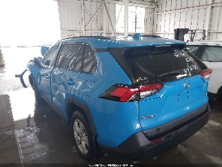 2021 Toyota RAV4, VIN 2T3W1RFV1MW122981. Фото 3 з 6 з аукціону IAAI. Каталог авто зі США OpenDataCar.