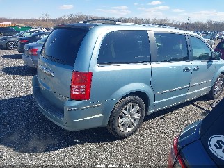 2010 Chrysler Town & Country, VIN 2A4RR6DX5AR138075. Zdjęcie 4 z 6 z aukcji IAAI. Katalog aut z USA OpenDataCar.