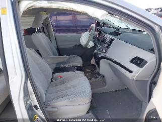 2011 Toyota Sienna, VIN 5TDKK3DC3BS137118. Фото 5 из 6 с аукциона IAAI. Каталог авто из США OpenDataCar.