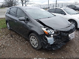 2015 Toyota Prius V, VIN JTDZN3EU7FJ039533. Фото 1 из 6 с аукциона IAAI. Каталог авто из США OpenDataCar.