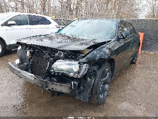 2023 Chrysler 300, VIN 2C3CCADG0PH556191. Фото 2 из 6 с аукциона IAAI. Каталог авто из США OpenDataCar.