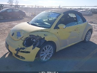 2008 Volkswagen Beetle, VIN 3VWRF31Y08M415711. Фото 2 з 6 з аукціону IAAI. Каталог авто зі США OpenDataCar.