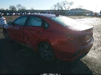 2024 Kia Forte, VIN 3KPF54AD5RE782272. Фото 3 з 6 з аукціону IAAI. Каталог авто зі США OpenDataCar.