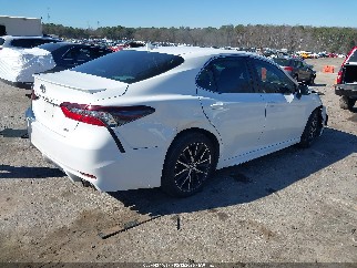 2022 Toyota Camry, VIN 4T1T11AK2NU042164. Zdjęcie 4 z 6 z aukcji IAAI. Katalog aut z USA OpenDataCar.