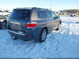 2013 Toyota Highlander, VIN 5TDBK3EH0DS199587. Zdjęcie 4 z 6 z aukcji IAAI. Katalog aut z USA OpenDataCar.
