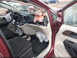 2022 Chrysler Voyager, VIN 2C4RC1CG8NR230301. Фото 5 з 6 з аукціону IAAI. Каталог авто зі США OpenDataCar.