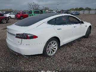 2013 Tesla Model S, VIN 5YJSA1AC1DFP10200. Фото 4 з 6 з аукціону IAAI. Каталог авто зі США OpenDataCar.