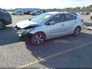 2018 Kia Forte, VIN 3KPFL4A73JE172200. Zdjęcie 2 z 6 z aukcji IAAI. Katalog aut z USA OpenDataCar.