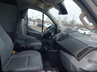 2016 Ford Transit-150, VIN 1FTYE1ZMXGKB31919. Фото 5 из 6 с аукциона IAAI. Каталог авто из США OpenDataCar.
