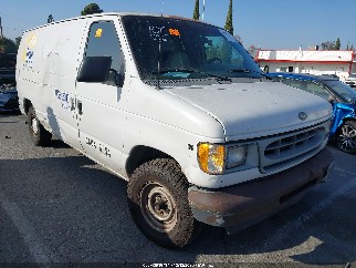 2002 Ford E-150, VIN 1FTRE14W72HB39026. Фото 1 из 6 с аукциона IAAI. Каталог авто из США OpenDataCar.