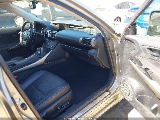 2016 Lexus IS 200t, VIN JTHBA1D21G5018526. Фото 5 з 6 з аукціону IAAI. Каталог авто зі США OpenDataCar.