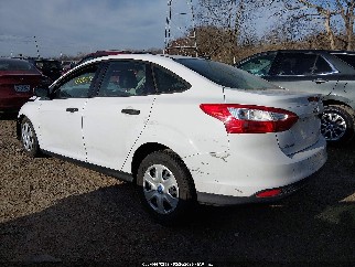 2012 Ford Focus, VIN 1FAHP3E2XCL132055. Фото 3 з 6 з аукціону IAAI. Каталог авто зі США OpenDataCar.