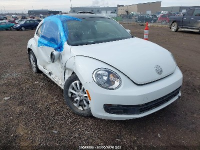 2016 Volkswagen Beetle, VIN 3VWJ07AT0GM611866. Фото 1 з 6 з аукціону IAAI. Каталог авто зі США OpenDataCar.