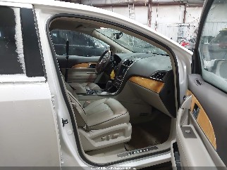 2013 Lincoln MKX, VIN 2LMDJ8JK1DBL47743. Фото 5 з 6 з аукціону IAAI. Каталог авто зі США OpenDataCar.