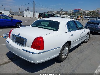 2011 Lincoln Town Car, VIN 2LNBL8CV1BX757091. Фото 4 з 6 з аукціону IAAI. Каталог авто зі США OpenDataCar.