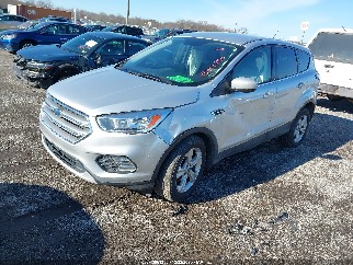 2017 Ford Escape, VIN 1FMCU0GD1HUE86926. Фото 2 з 6 з аукціону IAAI. Каталог авто зі США OpenDataCar.