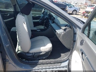 2025 Hyundai Sonata, VIN KMHL64JA7SA516987. Фото 5 з 6 з аукціону IAAI. Каталог авто зі США OpenDataCar.