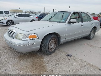 1998 Ford Crown Victoria, VIN 2FAFP73W0WX112103. Фото 2 з 6 з аукціону IAAI. Каталог авто зі США OpenDataCar.