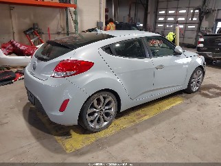 2015 Hyundai Veloster, VIN KMHTC6AD7FU218586. Фото 4 з 6 з аукціону IAAI. Каталог авто зі США OpenDataCar.