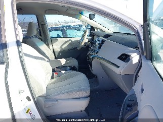 2011 Toyota Sienna, VIN 5TDJK3DC8BS027807. Фото 5 из 6 с аукциона IAAI. Каталог авто из США OpenDataCar.