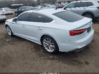 2024 Audi A5 Sportback, VIN WAUDACF58RA116635. Zdjęcie 3 z 6 z aukcji IAAI. Katalog aut z USA OpenDataCar.