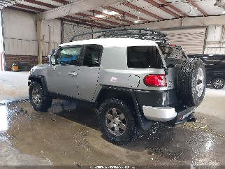2010 Toyota FJ Cruiser, VIN JTEBU4BF9AK079742. Фото 3 з 6 з аукціону IAAI. Каталог авто зі США OpenDataCar.