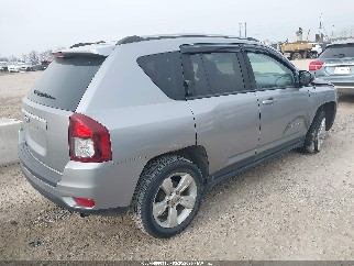 2016 Jeep Compass, VIN 1C4NJCBA5GD743492. Фото 4 з 6 з аукціону IAAI. Каталог авто зі США OpenDataCar.