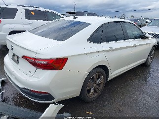 2024 Volkswagen Jetta, VIN 3VW7M7BU8RM013310. Фото 4 з 6 з аукціону IAAI. Каталог авто зі США OpenDataCar.