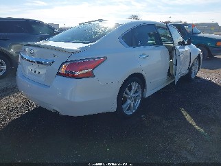 2015 Nissan Altima, VIN 1N4AL3AP2FN366388. Фото 4 з 6 з аукціону IAAI. Каталог авто зі США OpenDataCar.