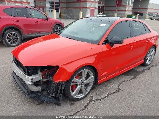 2018 Audi RS3, VIN WUABWGFF9J1900101. Фото 2 из 6 с аукциона IAAI. Каталог авто из США OpenDataCar.
