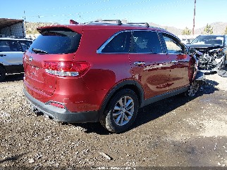 2017 Kia Sorento, VIN 5XYPGDA5XHG284934. Фото 4 з 6 з аукціону IAAI. Каталог авто зі США OpenDataCar.