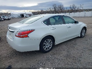 2015 Nissan Altima, VIN 1N4AL3AP8FN391988. Фото 4 з 6 з аукціону IAAI. Каталог авто зі США OpenDataCar.