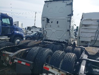 2018 Freightliner New Cascadia 126, VIN 3AKJHHDR0JSJJ1939. Photo 4 of 6 from IAAI auction. OpenDataCar US salvage catalog.