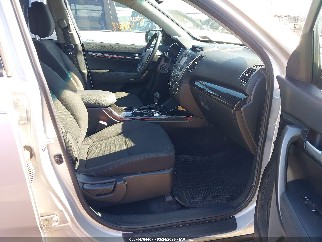 2014 Kia Sorento, VIN 5XYKT4A64EG459642. Фото 5 з 6 з аукціону IAAI. Каталог авто зі США OpenDataCar.