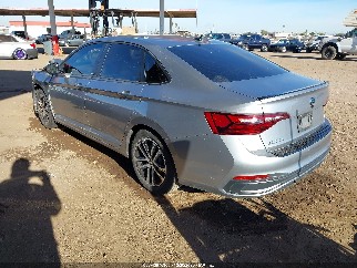 2024 Volkswagen Jetta, VIN 3VWBM7BU3RM056222. Фото 3 з 6 з аукціону IAAI. Каталог авто зі США OpenDataCar.