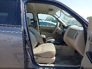 2010 Ford Escape, VIN 1FMCU0EG8AKB77579. Фото 5 з 6 з аукціону IAAI. Каталог авто зі США OpenDataCar.