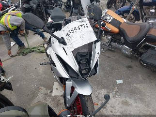 2024 Suzuki GSX800, VIN JS1EM13B4R7100730. Zdjęcie 5 z 6 z aukcji IAAI. Katalog aut z USA OpenDataCar.