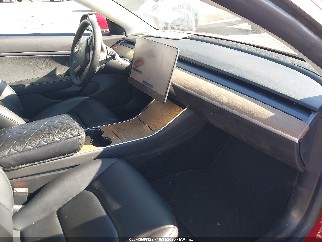2019 Tesla Model 3, VIN 5YJ3E1EB6KF440520. Фото 5 з 6 з аукціону IAAI. Каталог авто зі США OpenDataCar.