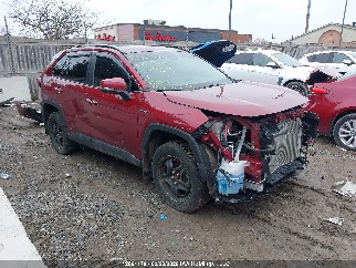 2021 Toyota RAV4, VIN 2T3DWRFV2MW115515. Фото 1 з 6 з аукціону IAAI. Каталог авто зі США OpenDataCar.