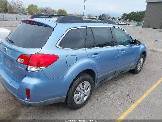 2010 Subaru Outback, VIN 4S4BRCAC8A3332031. Zdjęcie 4 z 6 z aukcji IAAI. Katalog aut z USA OpenDataCar.