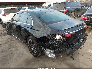 2024 Mercedes-benz E-Class, VIN W1KLF4HB7RA038119. Фото 3 з 6 з аукціону IAAI. Каталог авто зі США OpenDataCar.