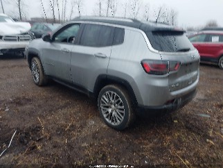 2022 Jeep Compass, VIN 3C4NJDCBXNT128389. Zdjęcie 3 z 6 z aukcji IAAI. Katalog aut z USA OpenDataCar.