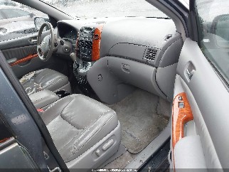 2010 Toyota Sienna, VIN 5TDYK4CC1AS312143. Photo 5 of 6 from IAAI auction. OpenDataCar US salvage catalog.