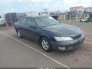 1999 Lexus ES 300, VIN JT8BF28GXX0175837. Фото 1 из 6 с аукциона IAAI. Каталог авто из США OpenDataCar.