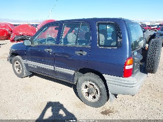 2000 Chevrolet Tracker, VIN 2CNBJ13C4Y6950944. Фото 3 из 6 с аукциона IAAI. Каталог авто из США OpenDataCar.